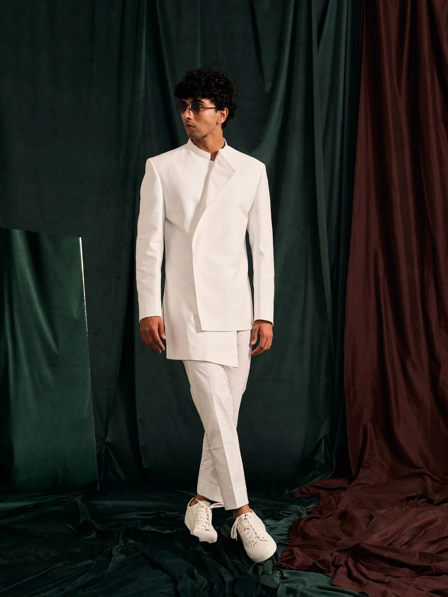 You are currently viewing Project Bandi: Men’s White Navratri day 2 Outfit Shining Bright with Style and Grace