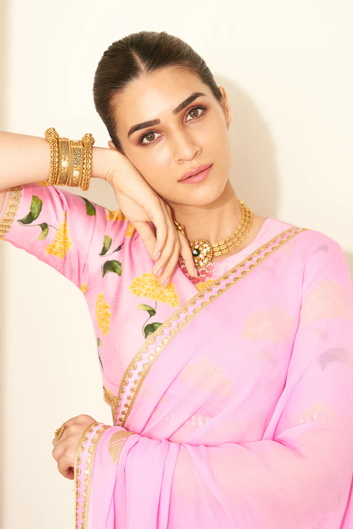 You are currently viewing House Of Masaba Kriti Sanon Is Gorgeous in a Blush Springbud Saree